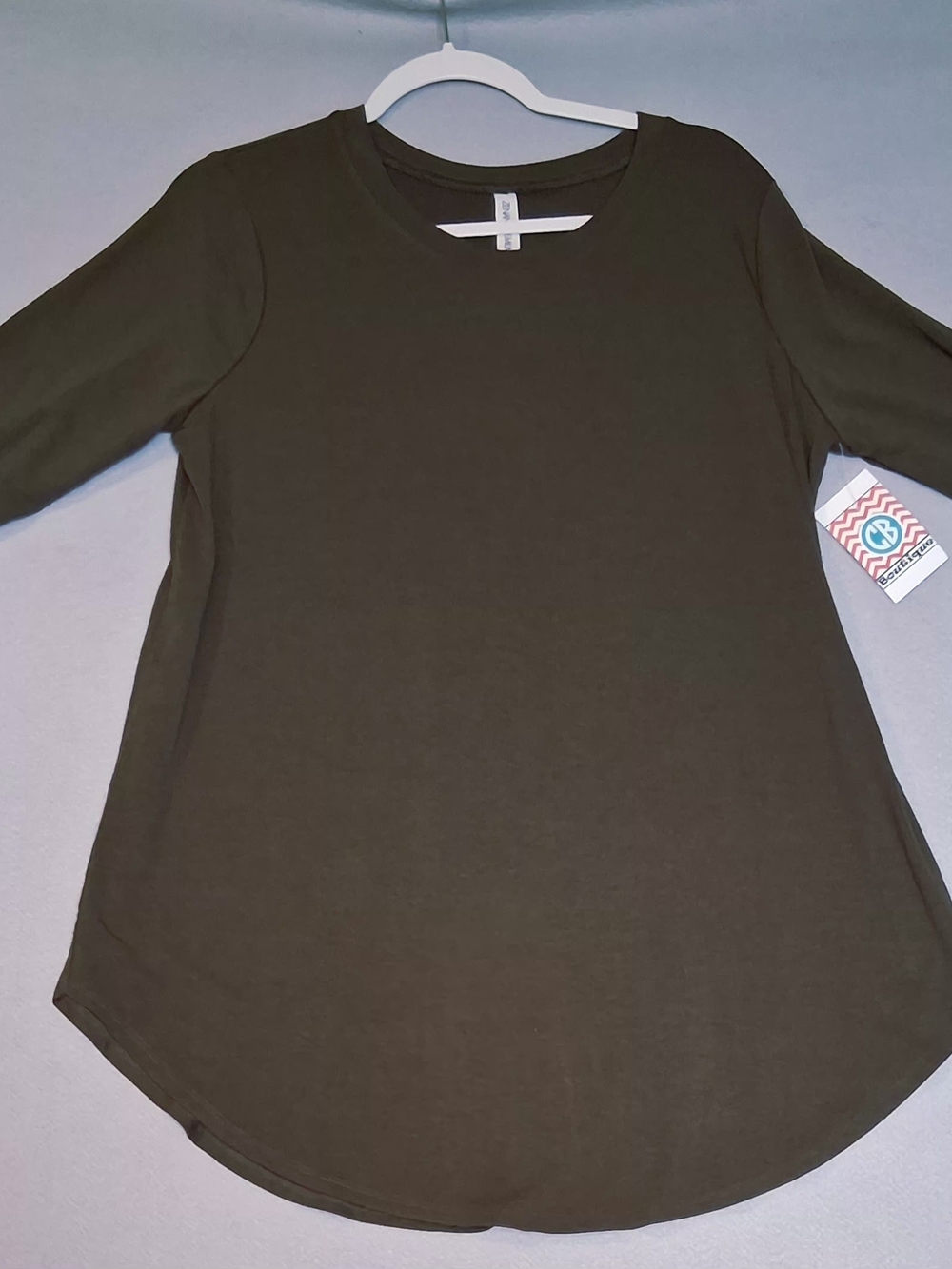 Zenana Outfitters Olive Curved-Hem Long Sleeve Top